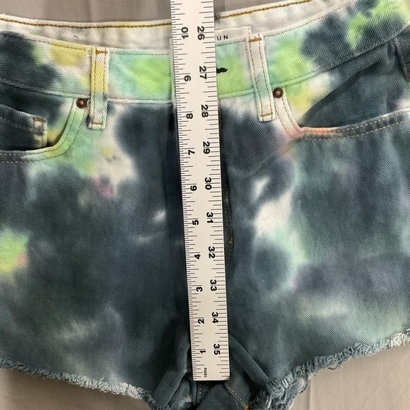 PacSun Shorts Womens 24 High Rise Festival Tie Dye Denim Blue Green Cut Offs - Picture 6 of 10
